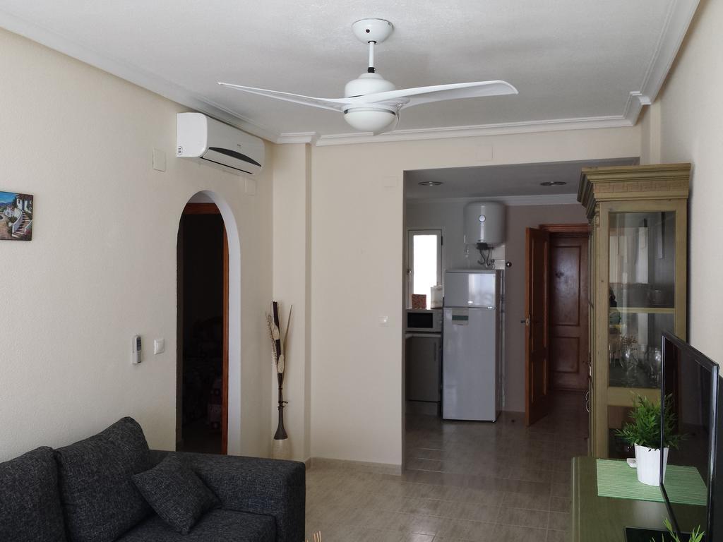 Apartamento Mariposa Apartment ตอร์เรเวียคา ห้อง รูปภาพ